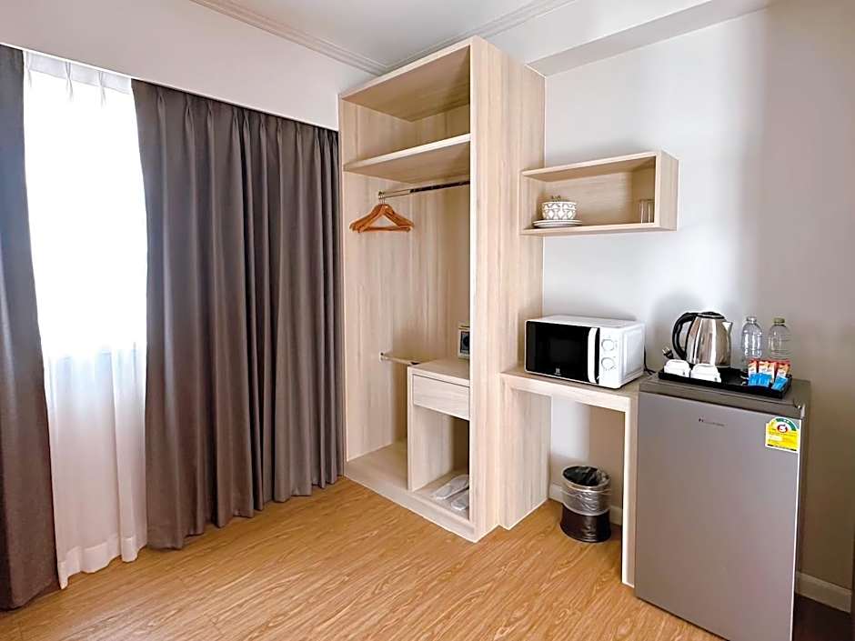 Miloft Sathorn Hotel