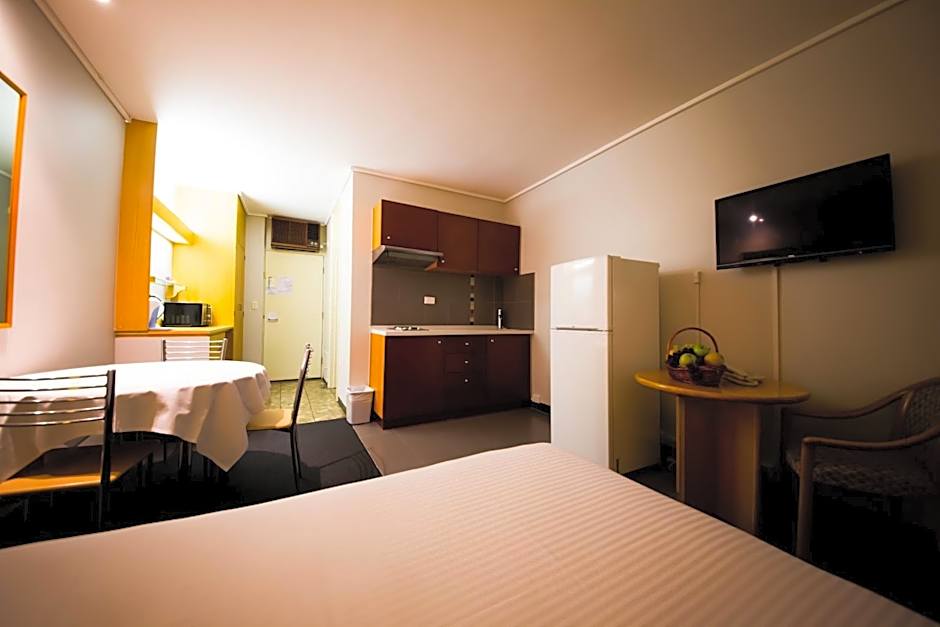 Sandown Regency Hotel & Apartments