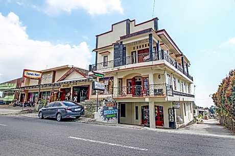 SPOT ON 92667 Hotel Kopeng Indah 1