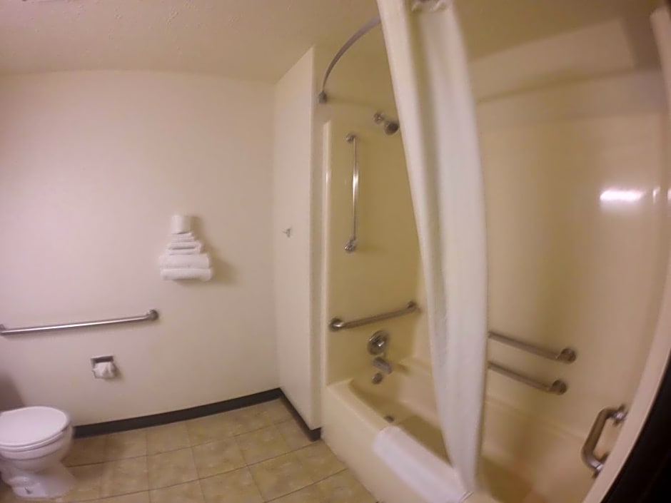 Super 8 by Wyndham Waco University Area