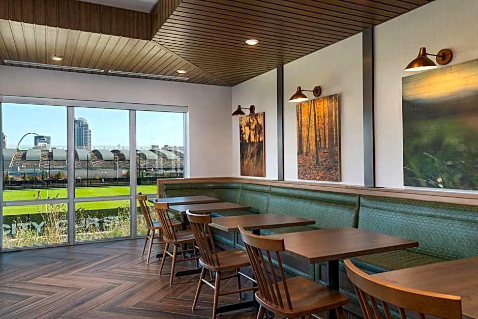 Fairfield Inn & Suites by Marriott St. Louis Downtown