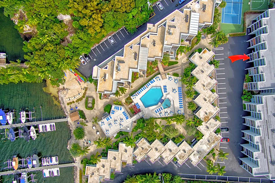 2BR in Key largo w pool and sunset views