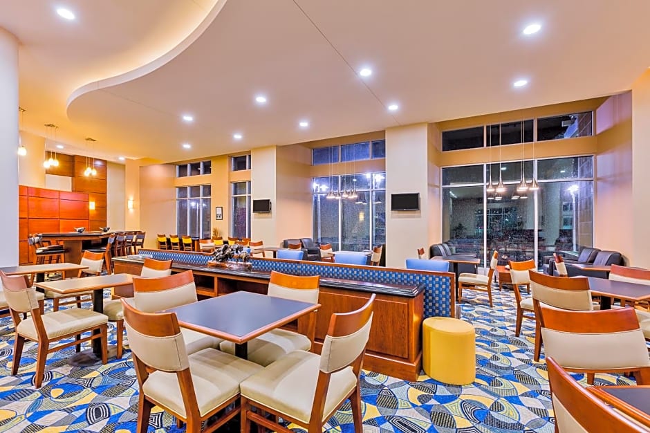 Hampton Inn & Suites Owensboro Downtown Waterfront