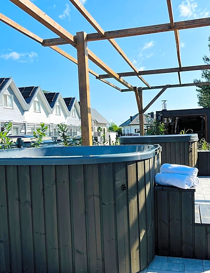 Old Tree Home & Restaurant