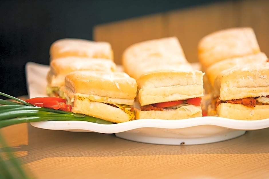 Holiday Inn Express Ahmedabad Prahlad Nagar By IHG