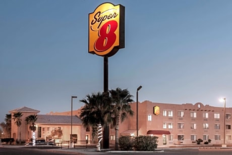 Super 8 by Wyndham Yuma
