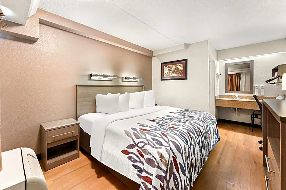 Photo 1 of 5 of Standard 1 King Bed