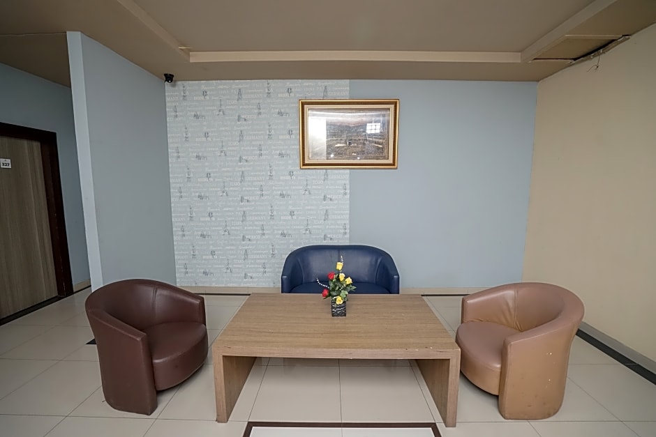 Collection O 736 Hotel Best Skip