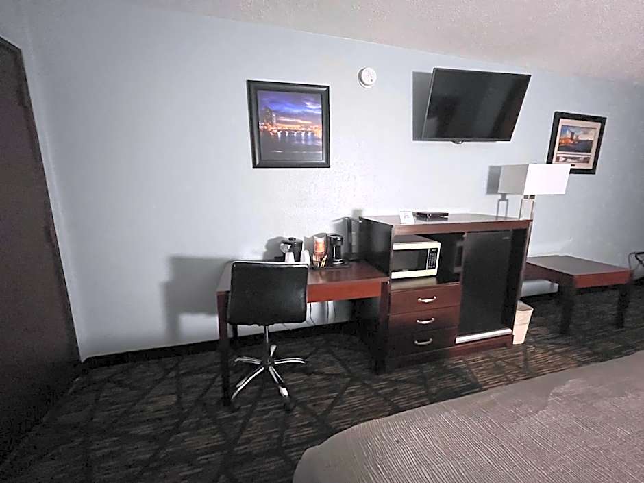 Quality Inn Grand Rapids Near Downtown