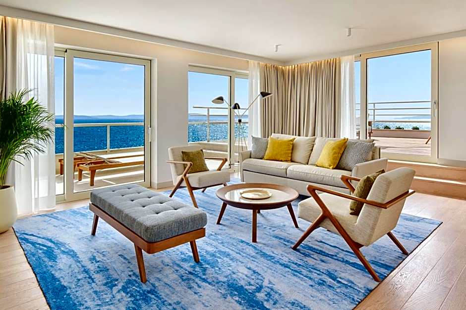 Le Meridien Lav Split