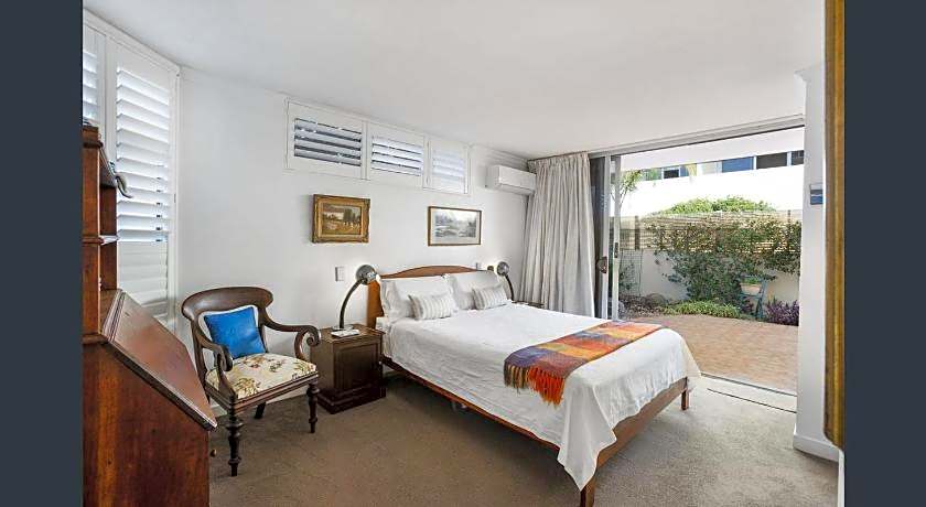 Sundeck Garden Apartments