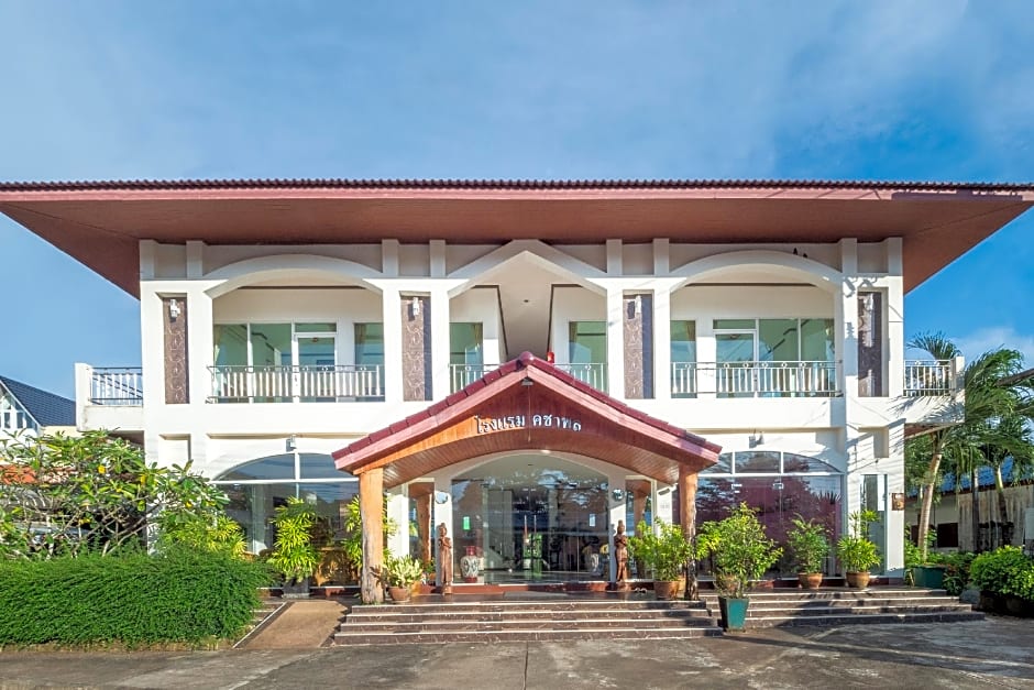 OYO 918 Kachapol Hotel