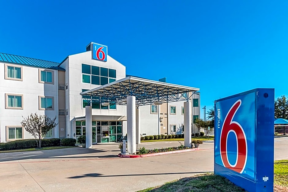 Motel 6-Benbrook, TX - Fort Worth