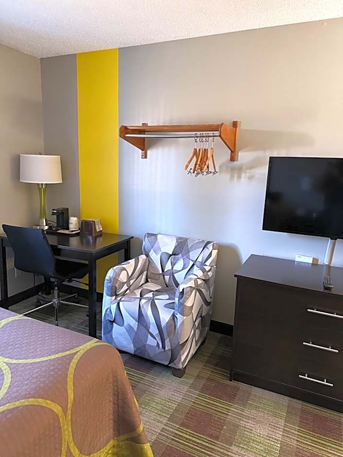 Super 8 by Wyndham Campbellsville KY