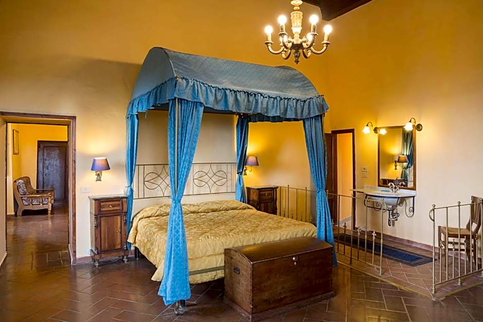 ISA-Farmhouse with swimming-pool in Chianti-area in the middle of Tuscan nature