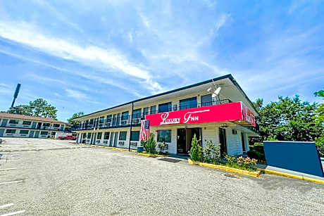 Luxury Inn By OYO Albany