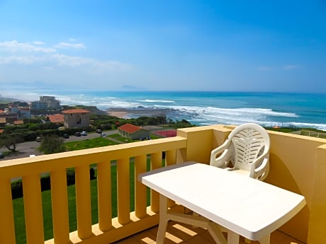 Studio side sea view