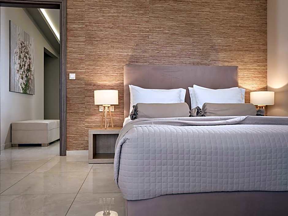 Koukounaria Hotel & Suites