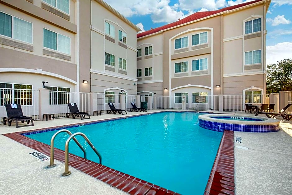 Comfort Inn & Suites Cedar Hill Duncanville