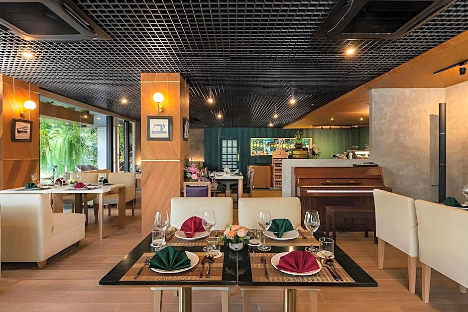 Gardina Asoke Hotel & Residence