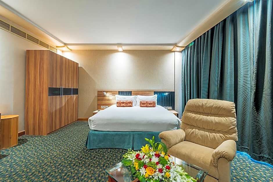 Elite Crystal Hotel