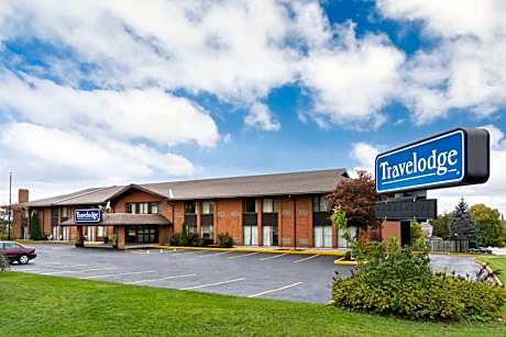 Travelodge by Wyndham Owen Sound ON