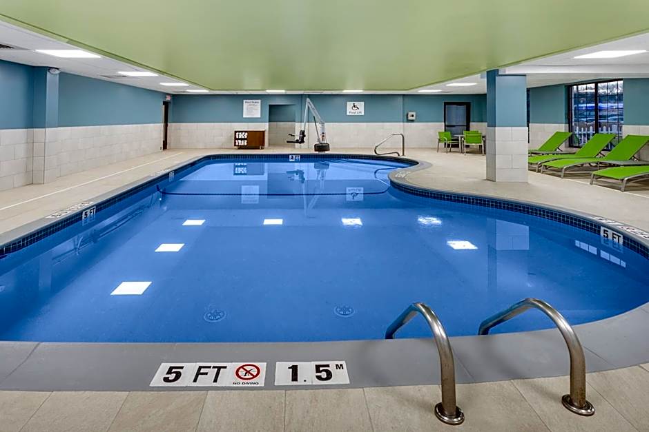 Holiday Inn Express Hotel & Suites Providence-Woonsocket By IHG