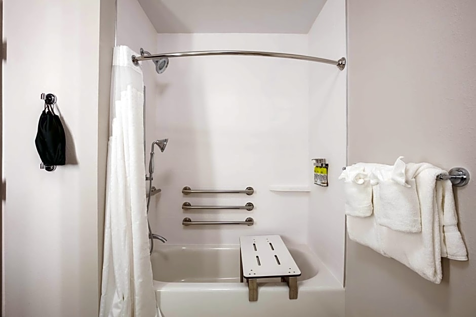 Holiday Inn Express & Suites Jacksonville - Town Center By IHG