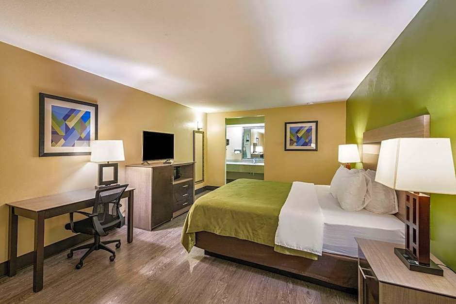 Quality Inn & Suites Garland
