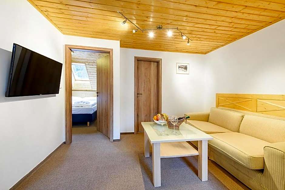 Hotel Tri Ruze