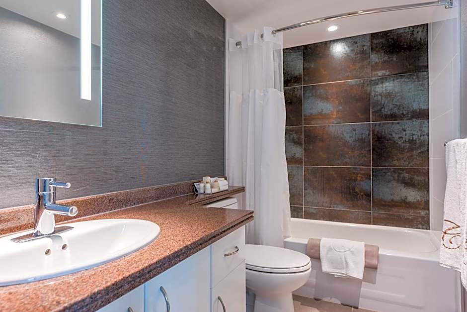 Carmana Hotel & Suites