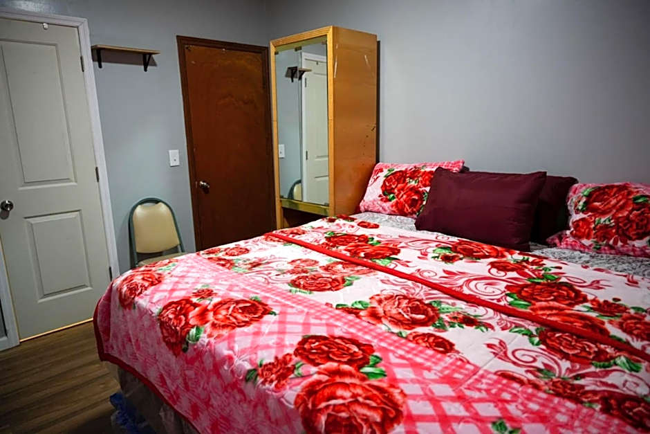 Divine Villa Guest House Harper Ave WITH FREE PRIVATE PARKING