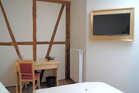 Double Room with Skylight Window