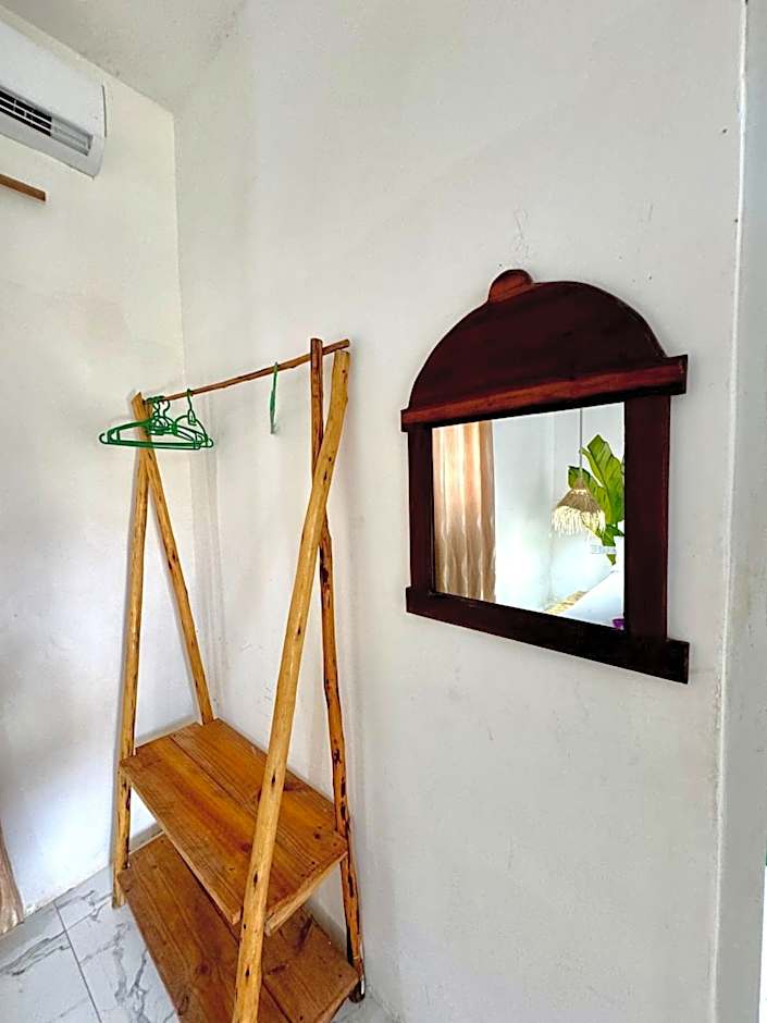 POLE POLE House