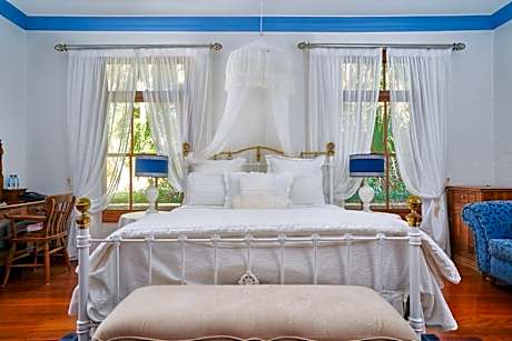 Queen Room with Spa Bath