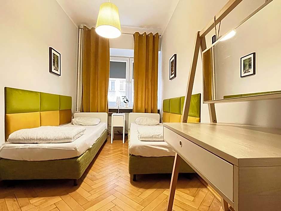 Hostel Helvetia - Private Rooms in City Center