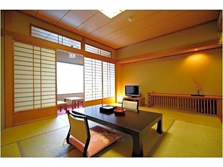 Japanese-Style Quadruple Room