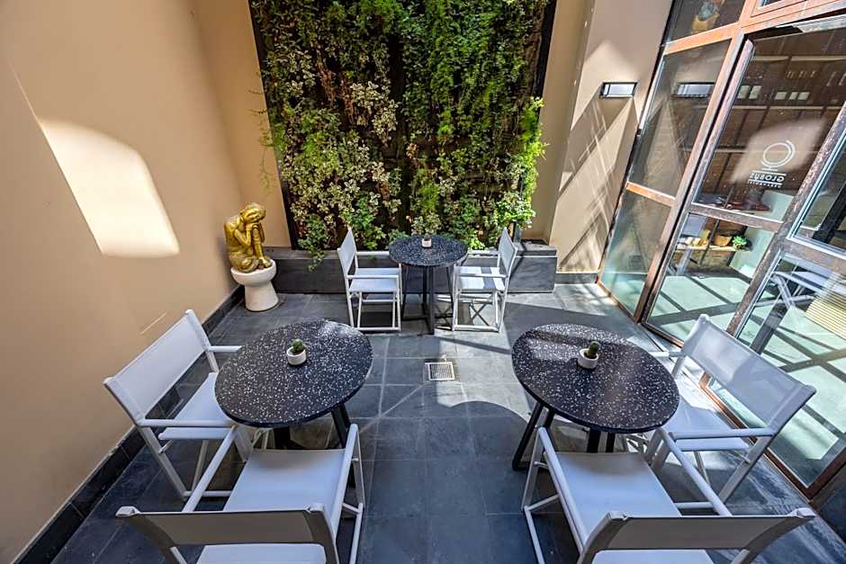 Globus Urban Hotel