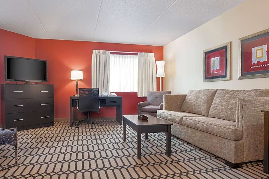 Delta Hotels by Marriott Fargo
