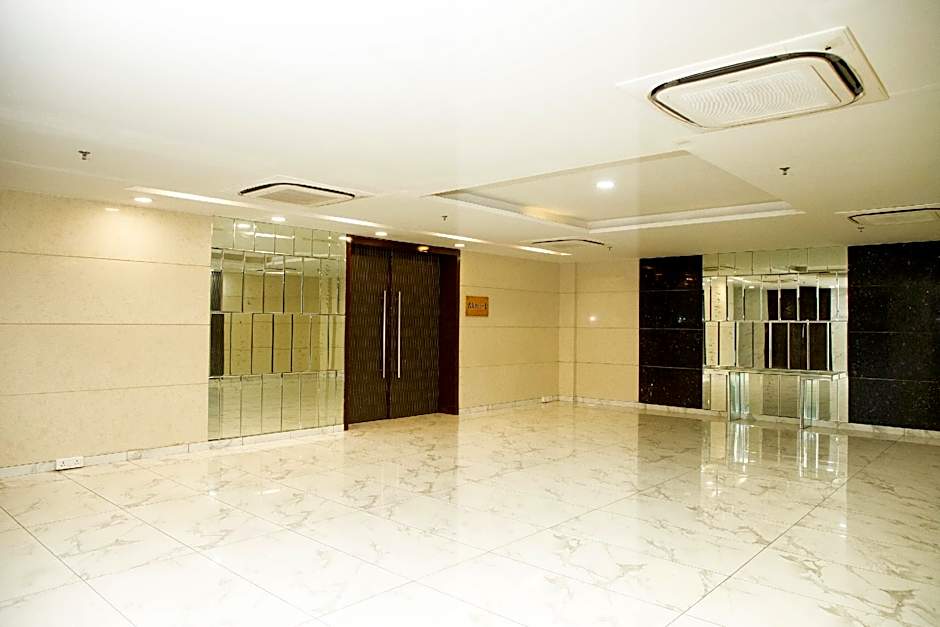 Ambar Sarovar Portico Hotel - Gandhidham