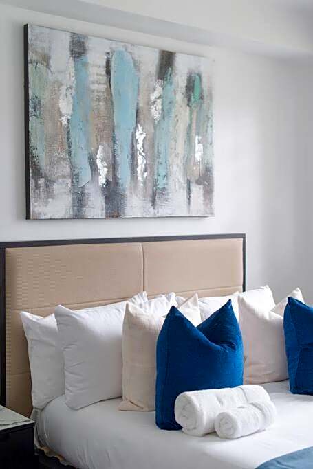 2 BR, Modern Urban Sanctuary 1CC - Cherrydeal