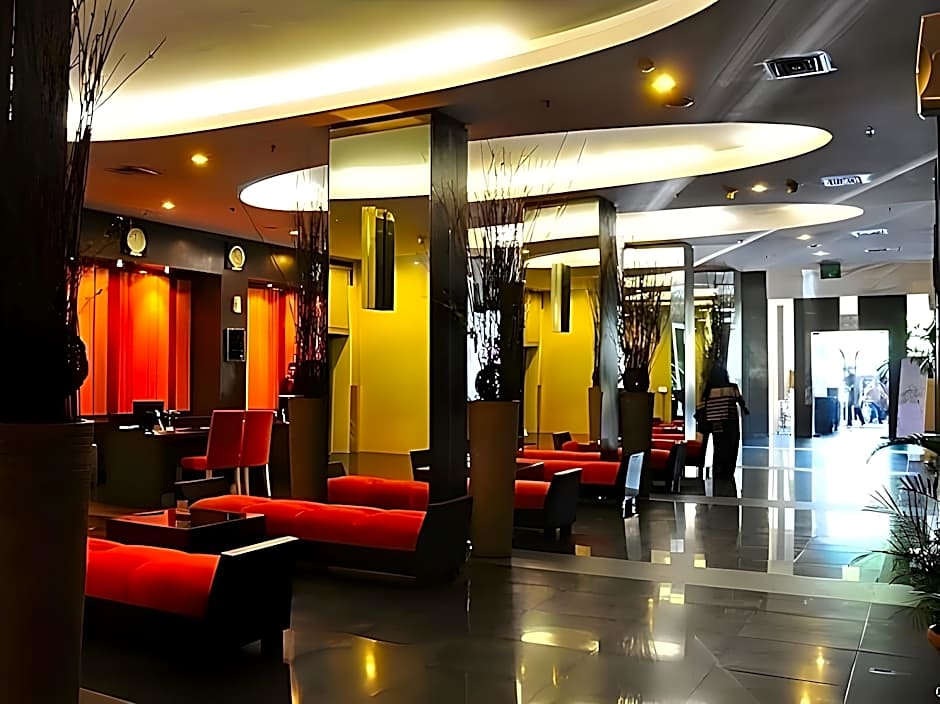 Horison Ultima Makassar