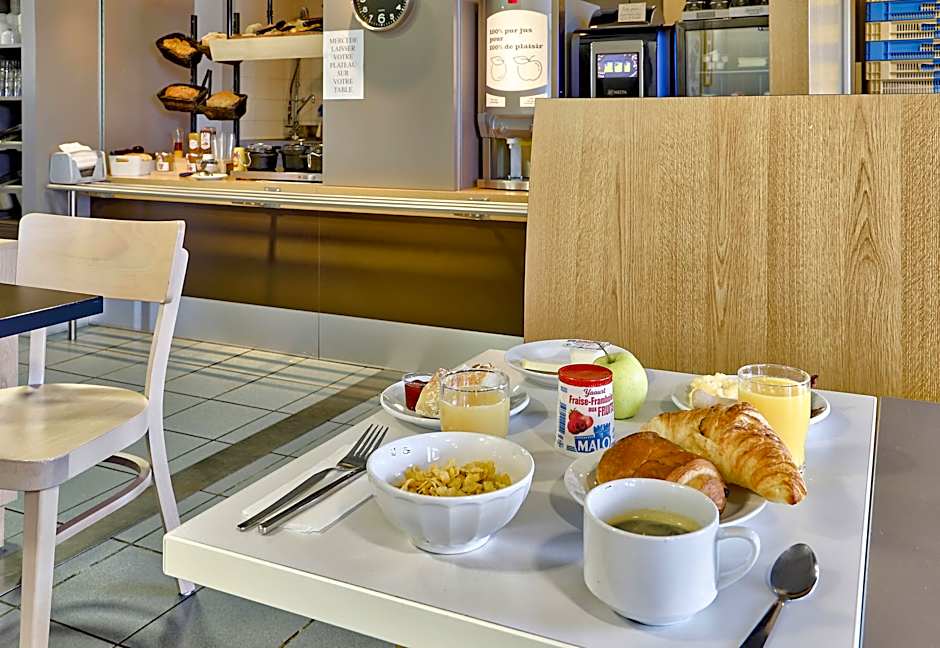 B&B Hotel Clermont Ferrand Le Brezet Aéroport