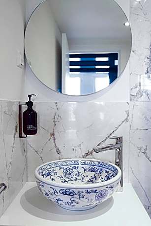 Single Room (1 Twin Bed)