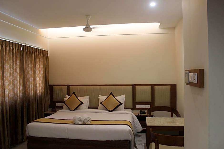 Hotel Saratharajans