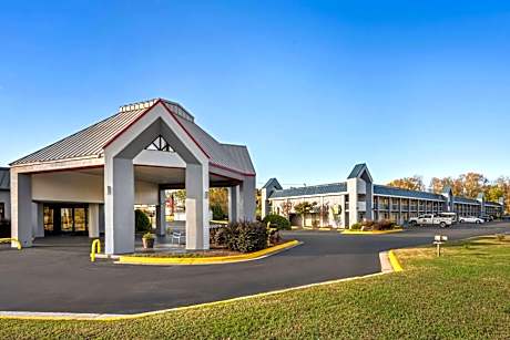 Super 8 by Wyndham Garysburg/Roanoke Rapids