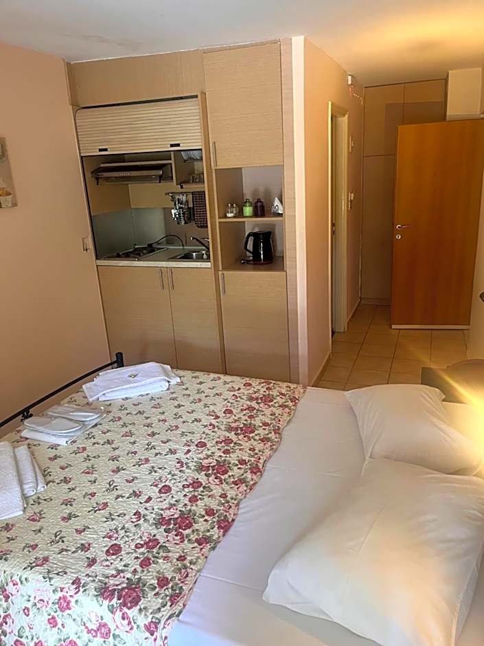 Isidora Hotel