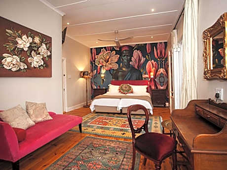 Deluxe King Studio