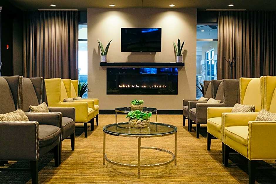 Holiday Inn and Suites East Peoria By IHG