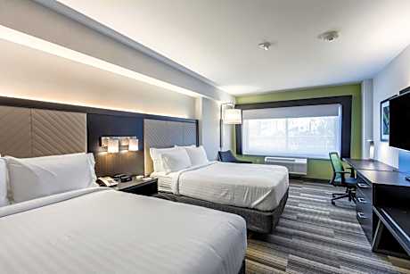 Queen Room with Two Queen Beds - Hearing Accessible